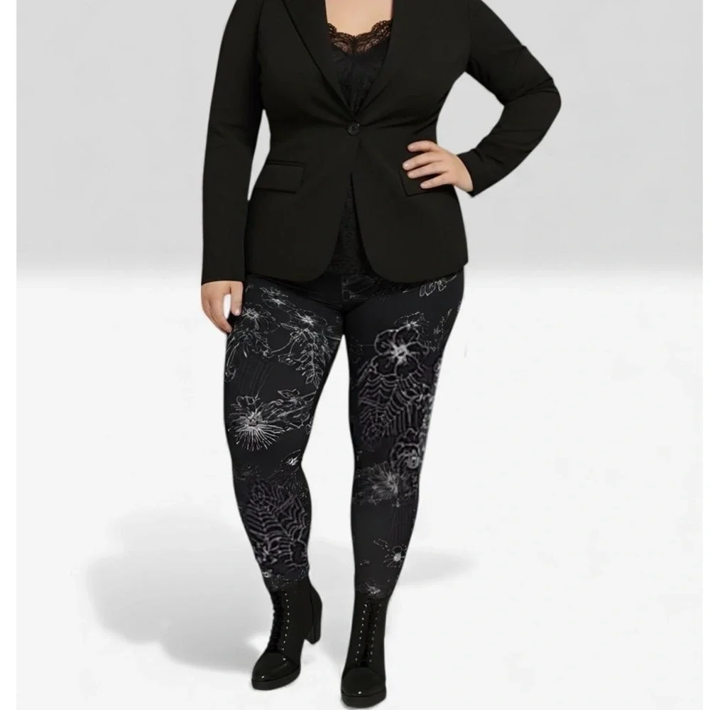 TORRID Nightfall Sketch Spiderweb Floral Deep Black Cropped Leggings NWT Size 3X